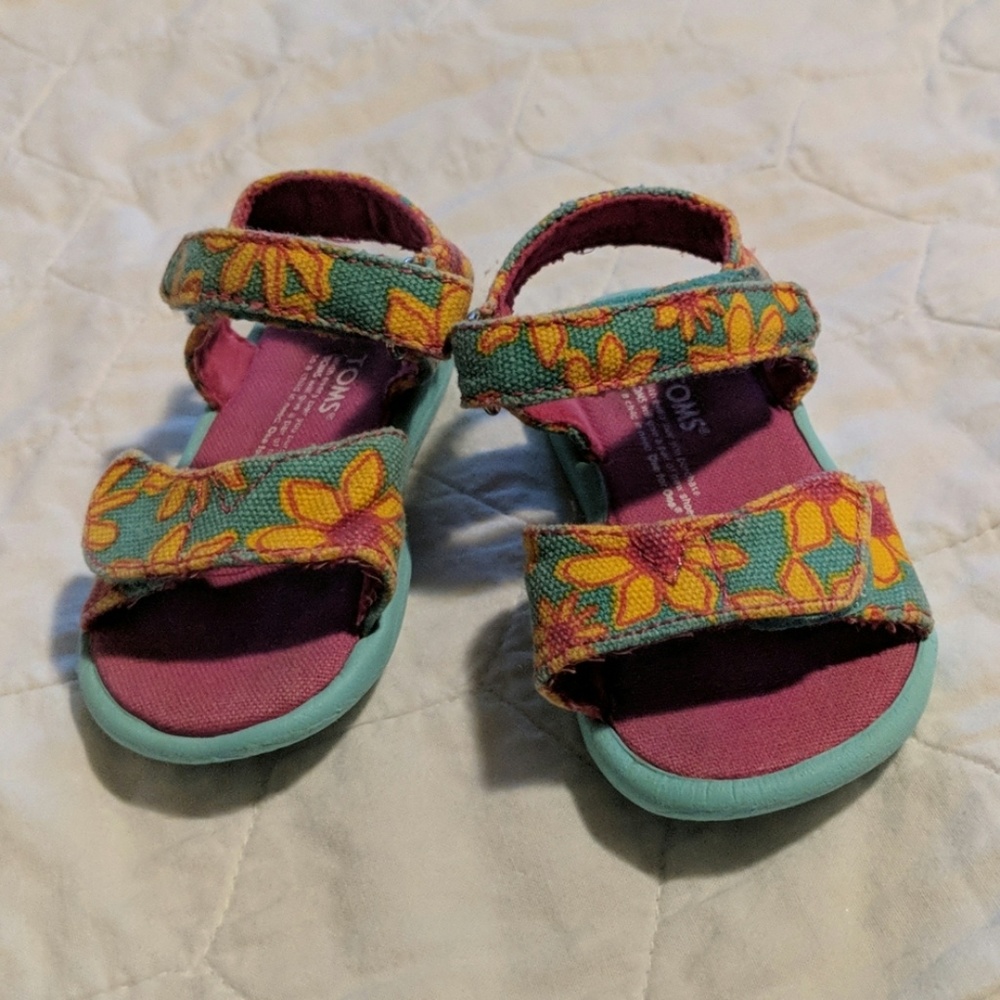 Toms toddler 4 floral sandals